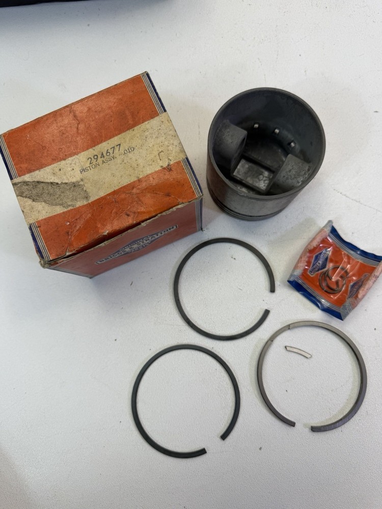 Briggs & Stratton 294677 PISTON One Ring Is Broken
