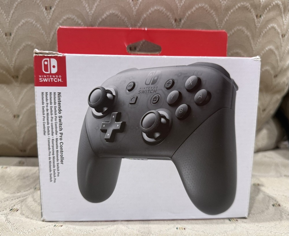 Nintendo Switch Pro Controller - Black