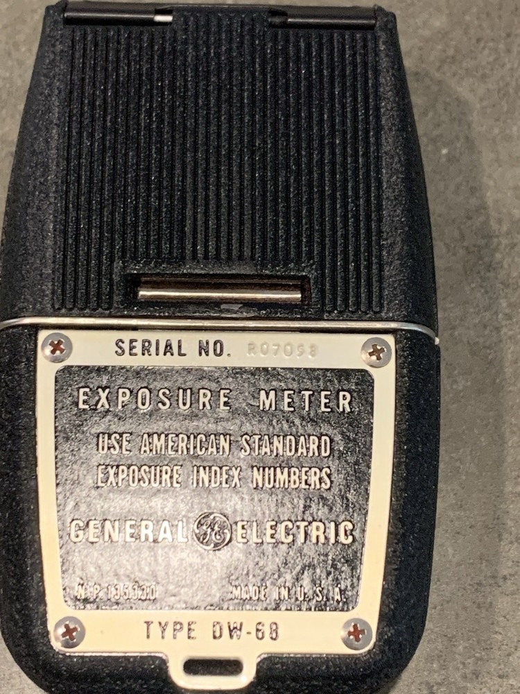 General Electric Exposure Meter With Leather Case DW-68