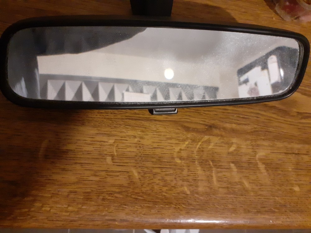 Ford Focus Rear View Mirror with dimming function