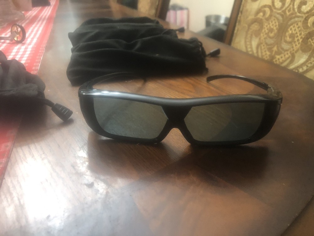 5 Glasses  3 D Rechargeable