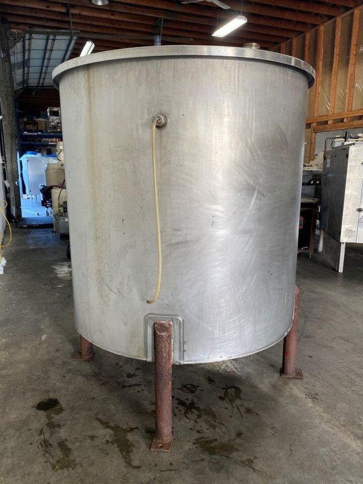 600 Gallon SS Tank