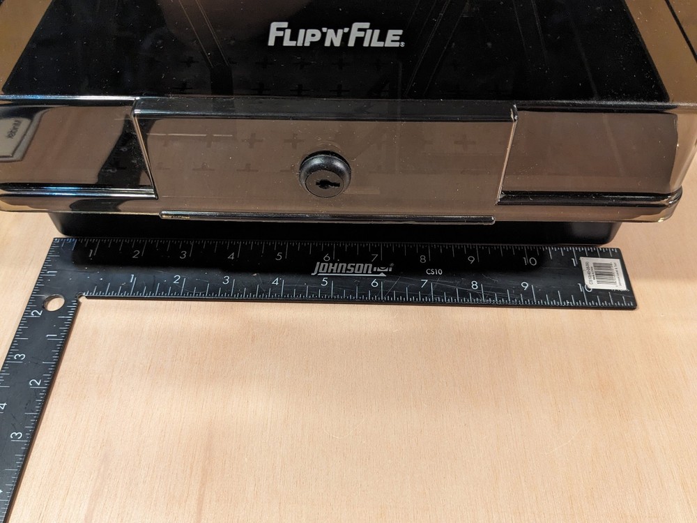 Flip 'N' File Storage Container for Computer Floppy Disksettes Locks W/ Key