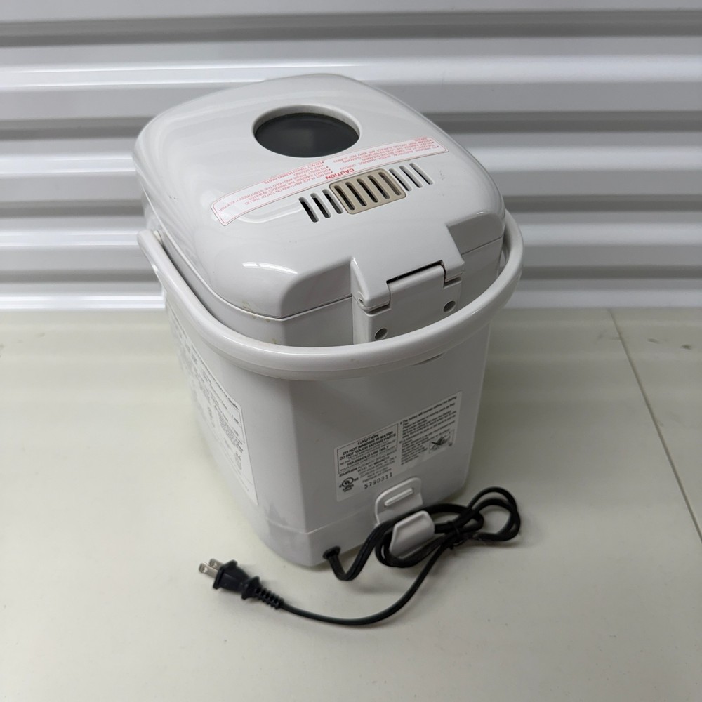 Zojirushi BB-HAC10 Home Bakery 1-Pound-Loaf Programmable Mini Breadmaker