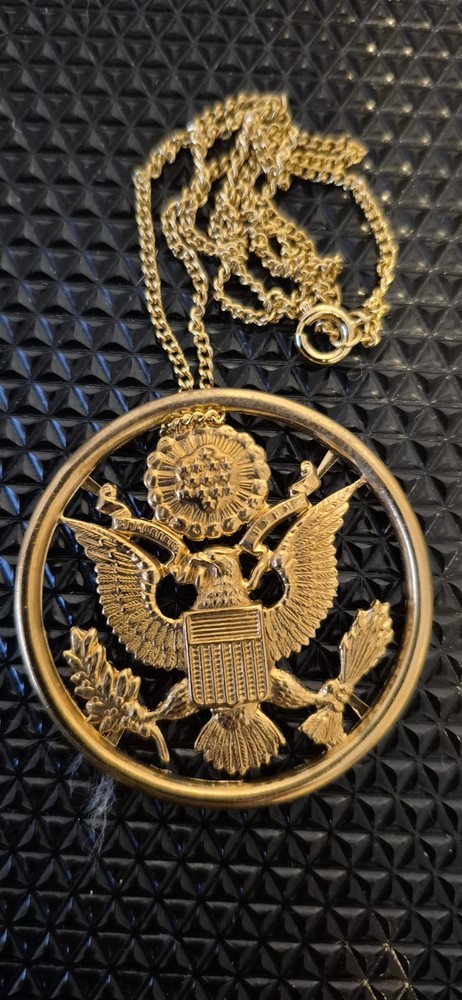 Hat Badge: U.S. Army Enlisted
