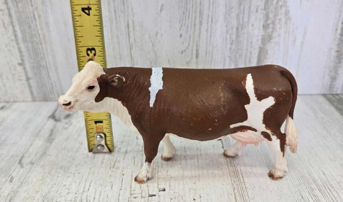 Schleich Dairy Cow Farm Animal D73527 Brown and White