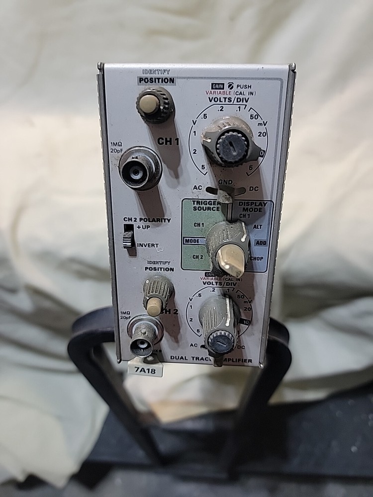TEKTRONIX 7A18 DUAL TRACE AMPLIFIER PLUG-IN MODULE - UNTESTED