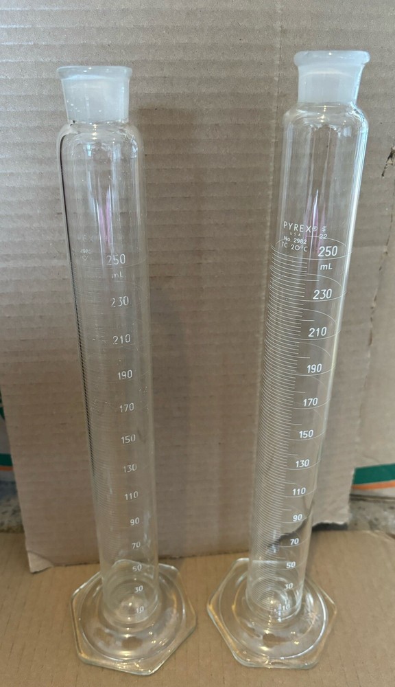 pyrex  250 ml graduated cylinder-2