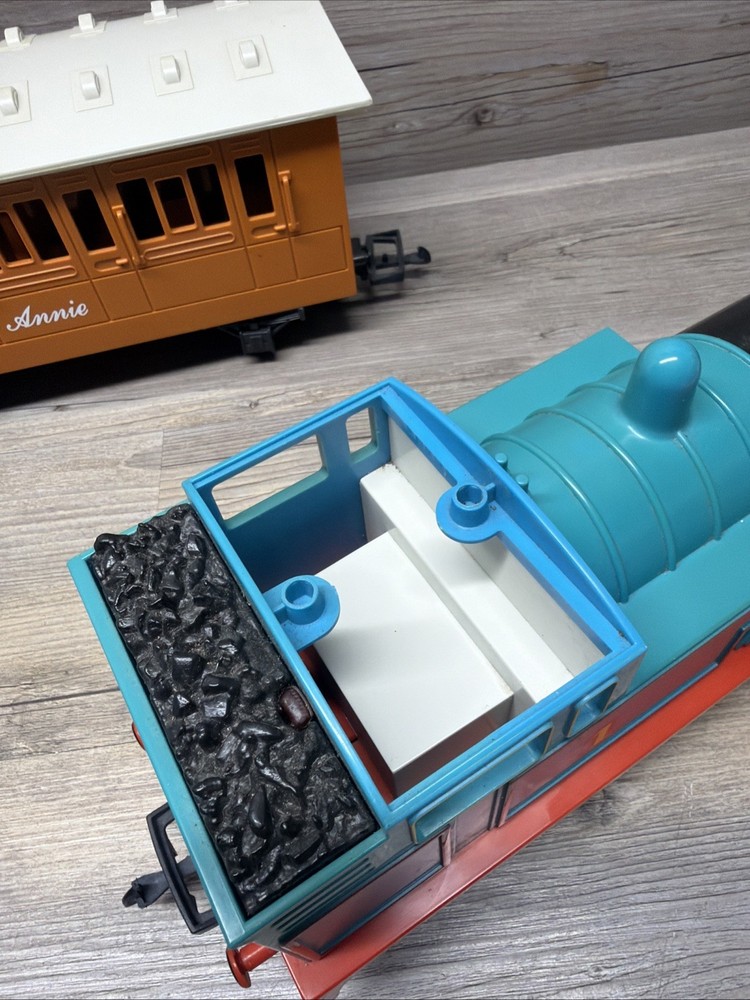 Lionel Thomas the Tank Engine custom Thomas with extra track PLEASE READ !!!!!