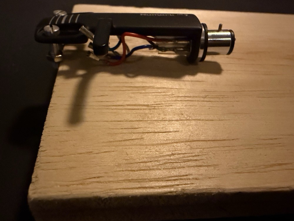 Numark TT1650 professional turntable.