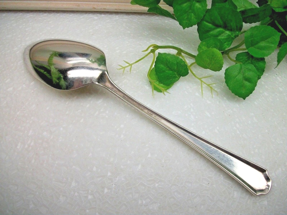 Oneida Community Silver Elite BEVERLY Silverplate Solid Serving Spoon 1921