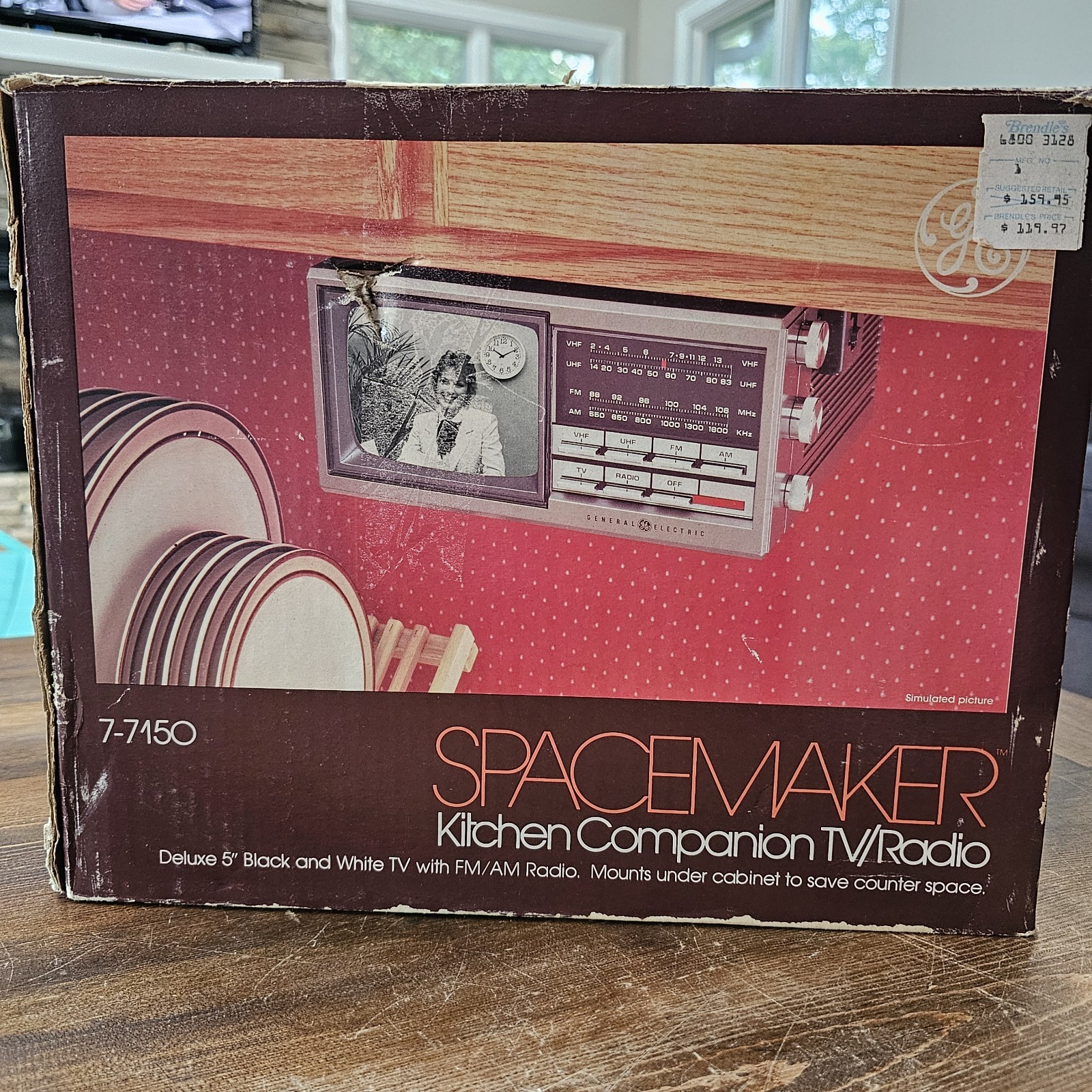 Spacemaker Kitchen Companion GE TV/Radio 5” B&W FM/AM  7-7150 Original Box Clean