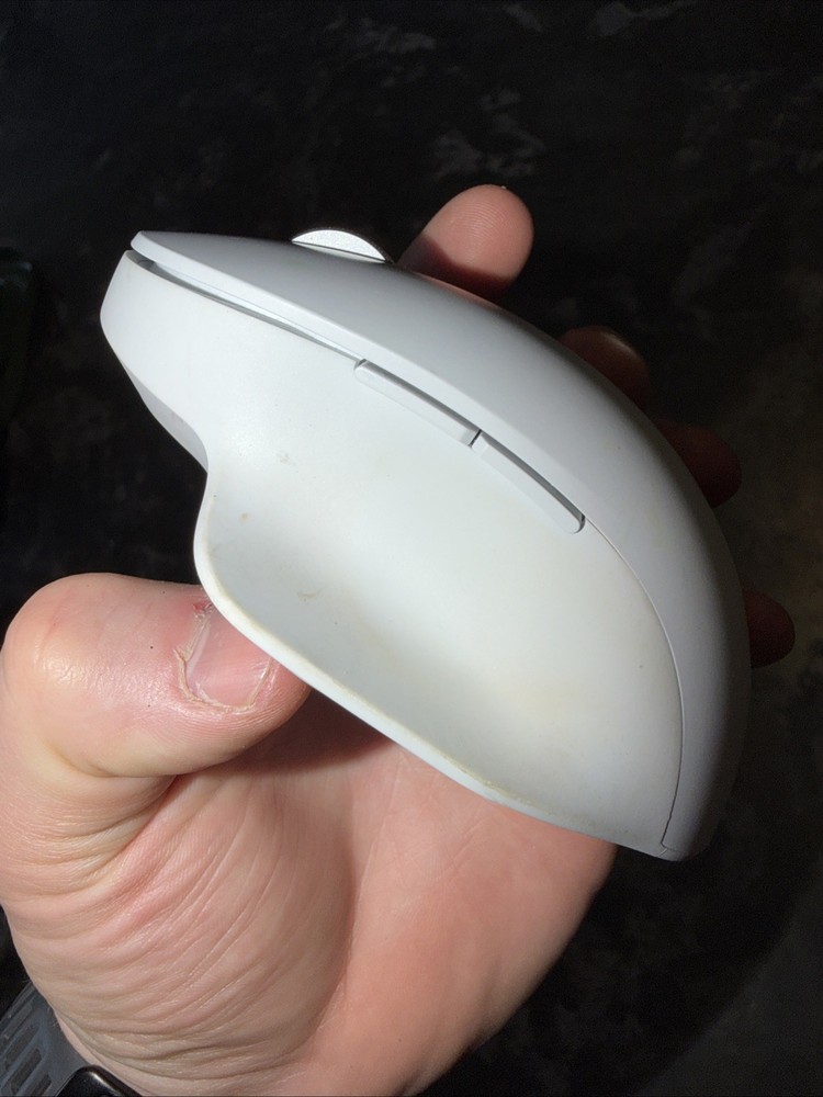 Microsoft Bluetooth Ergonomic Mouse Model 1955 White Untested