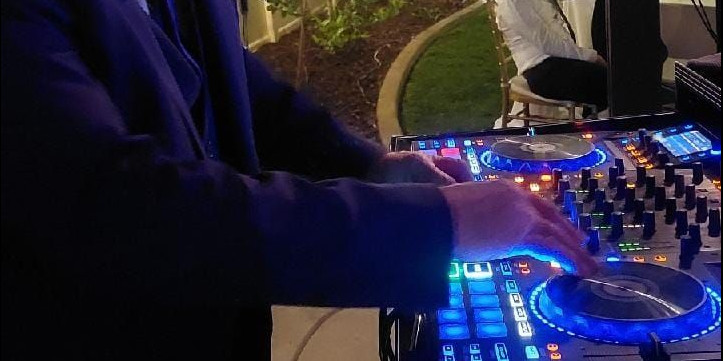 Denon MCX8000 DJ Controller