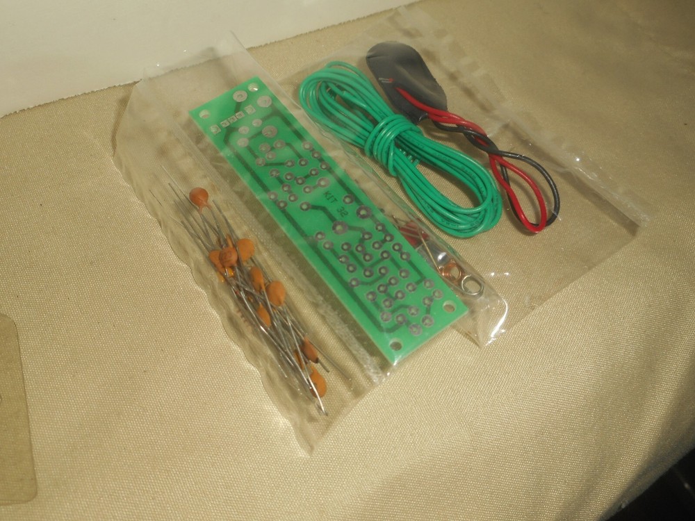 Two Stage FM TRANSMITTER KIT No. 80-320 LKG Industries Build Your Own DATA KIT