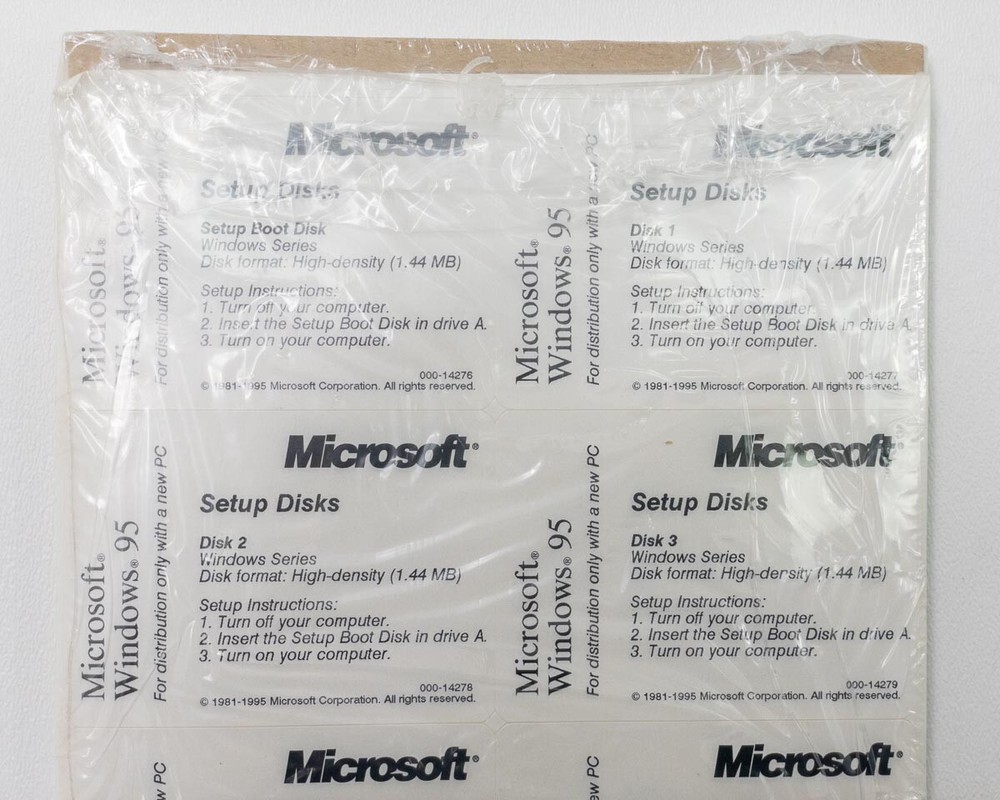 Microsoft X03-32822 Introducing Windows 95 Booklet & CD