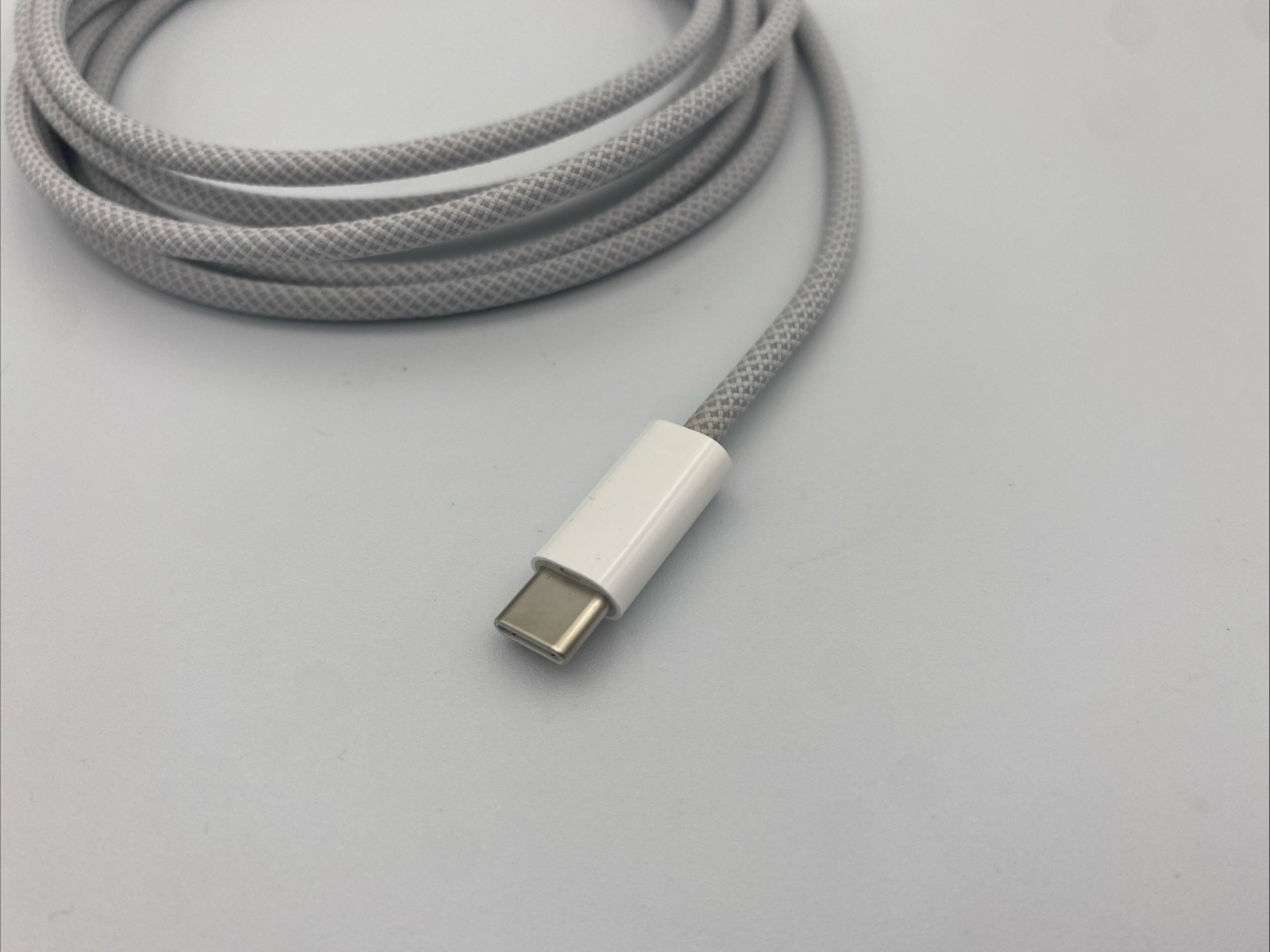 Genuine Apple USB-C to MagSafe 3 Space Gray Cable (2 m) - A2363 MW623AM/A - New