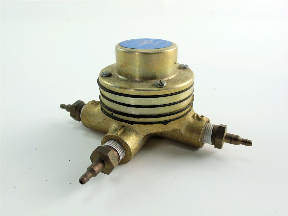 Johnson Controls C-130-1 Comparator 25 PSIG