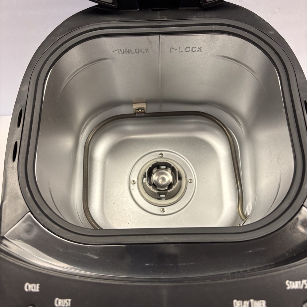 Hamilton Beach #29882 2 Lb HomeBaker Bread Maker Black Tested Lightly Used