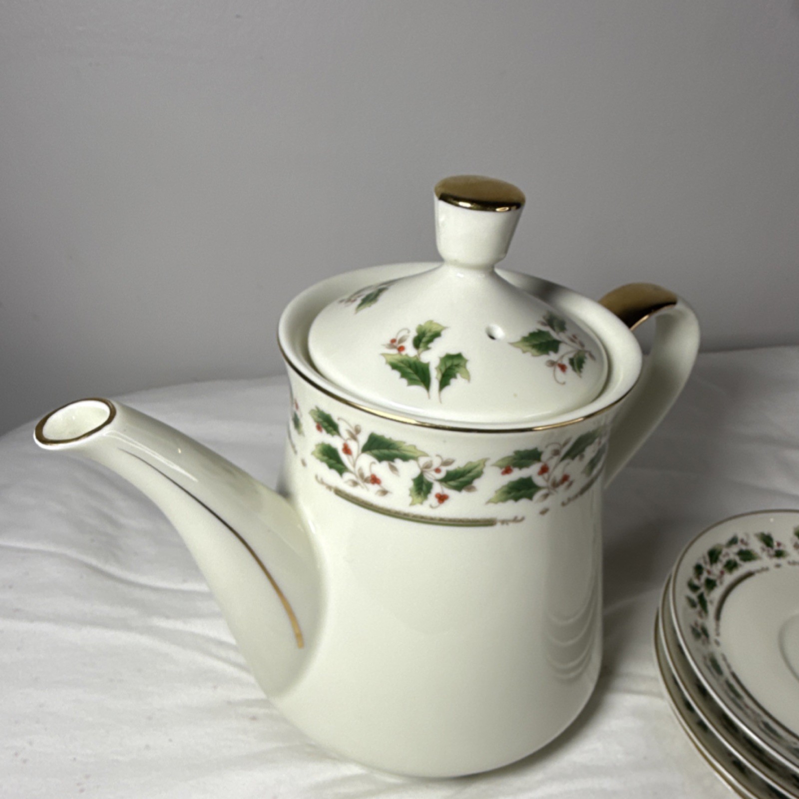 Royal Limited Holly Holiday Tea Set Teapot 4 Cups/Saucers Japan Christmas