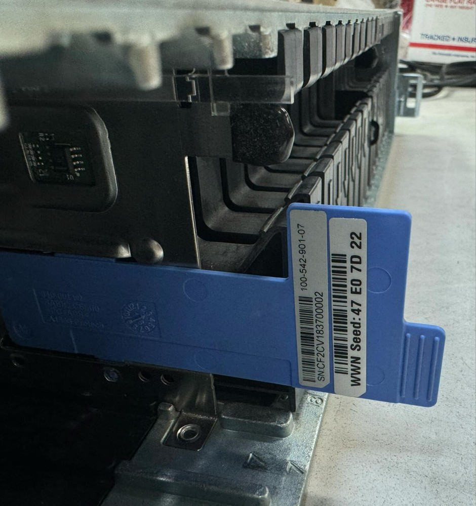 DELL EMC OPE25 Unity 400 25x SFF Storage FLASH RAID Disk Drive Array 900-542-004