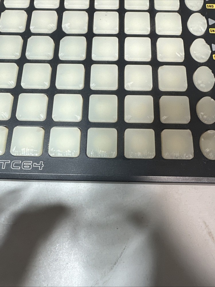 Behringer CMD TOUCH TC64 Clip Launch Controller 64 button MIDI pad
