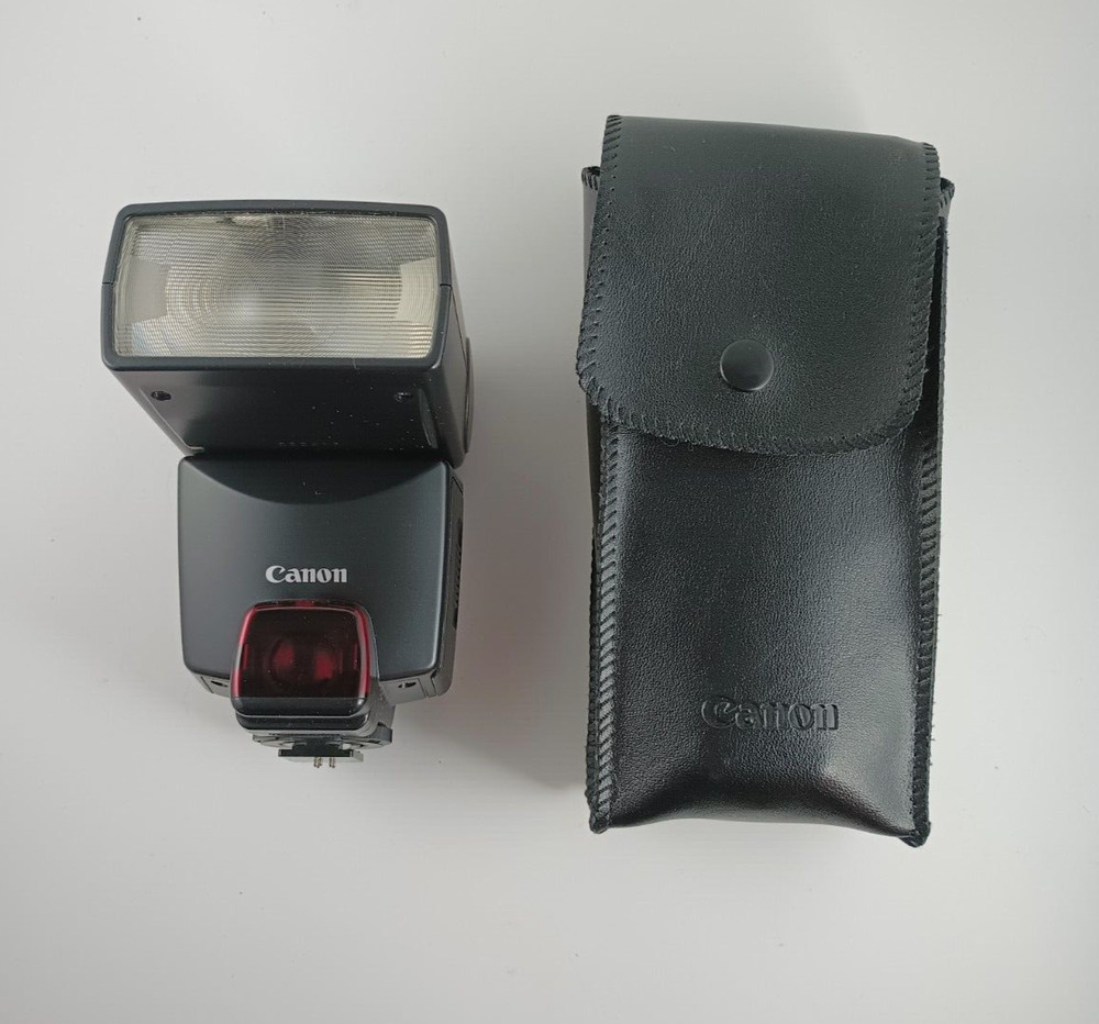 Canon Speedlite 380EX Flash with Case