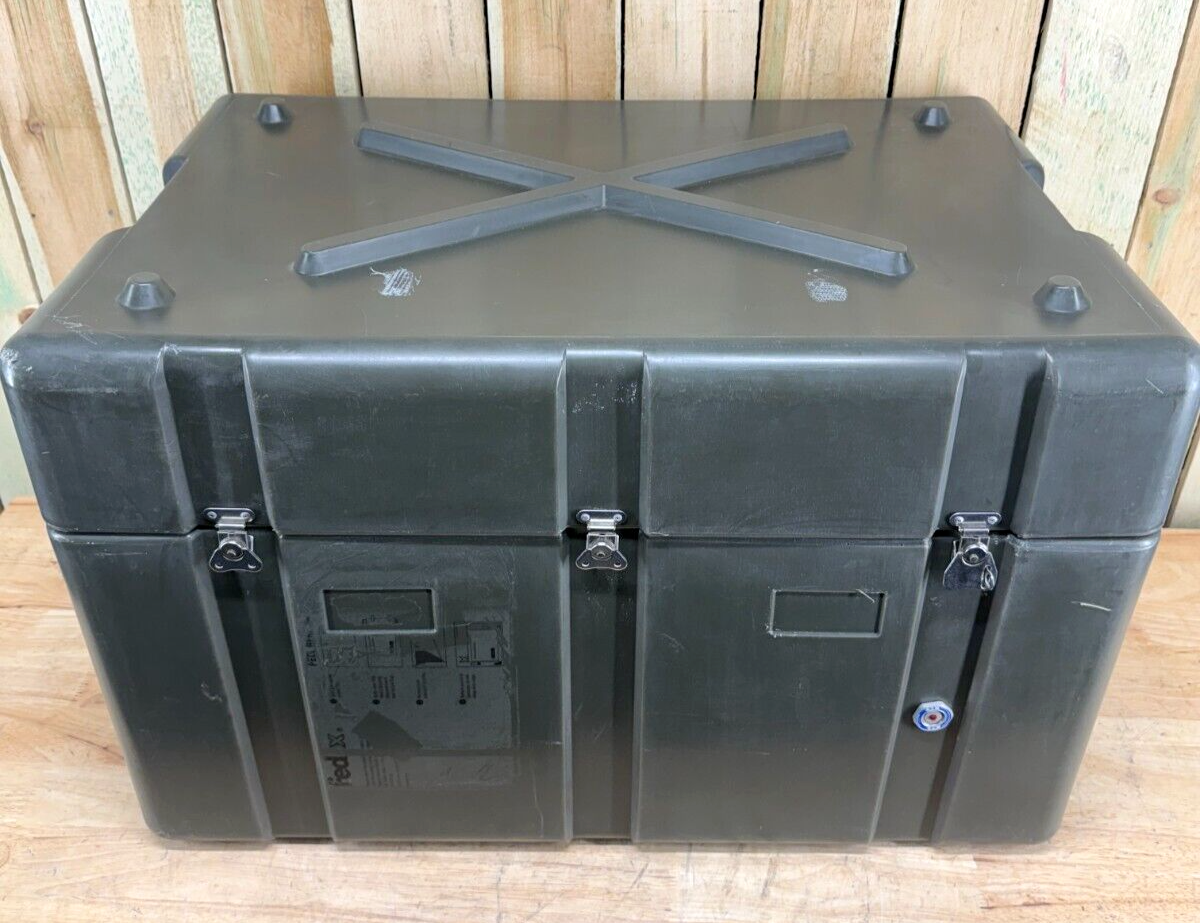 Pelican Hardigg Footlocker Green Transport Case 31"X21"X21" Military Waterproof