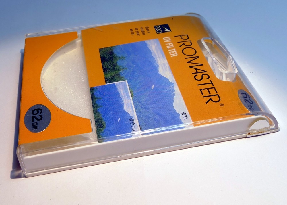 Empty Plastic  CASE for  Promaster 62mm  UV filter - empty