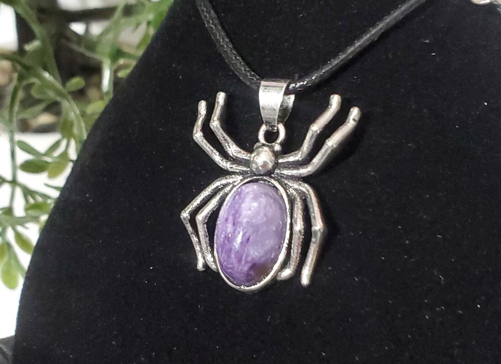 Spider Pendant Chorite