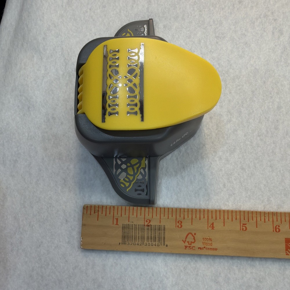 We R Memory Keepers Edge Border Paper Punch LOOP NEW