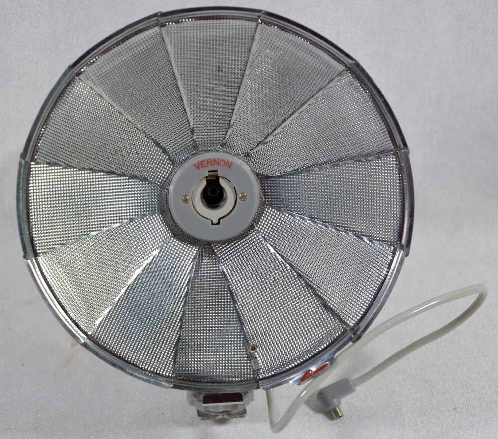 Vernon Bulb Flash Unit Attachment Made in Japan - Untested