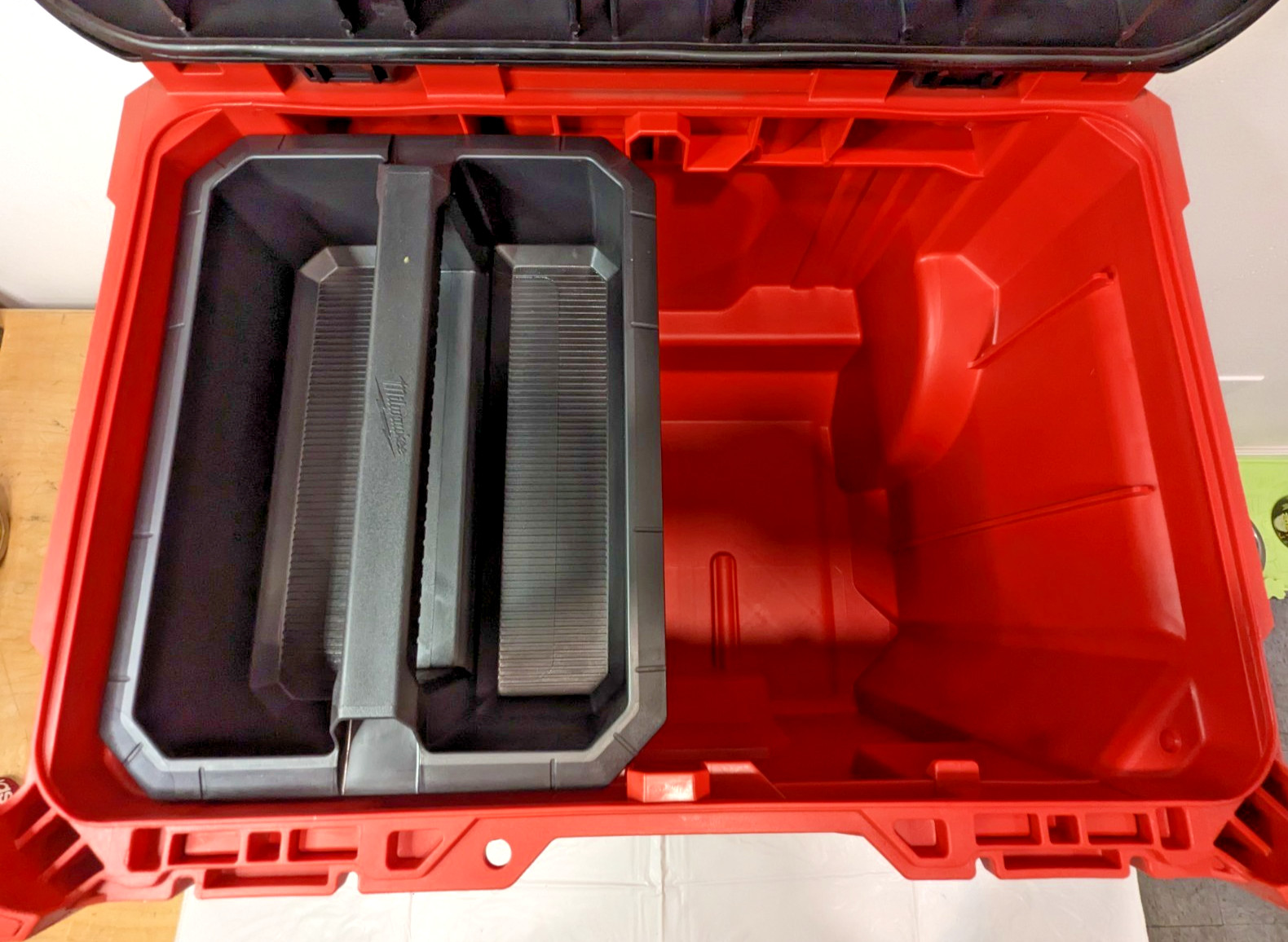 Milwaukee PACKOUT Rolling Tool Box 48-22-8426