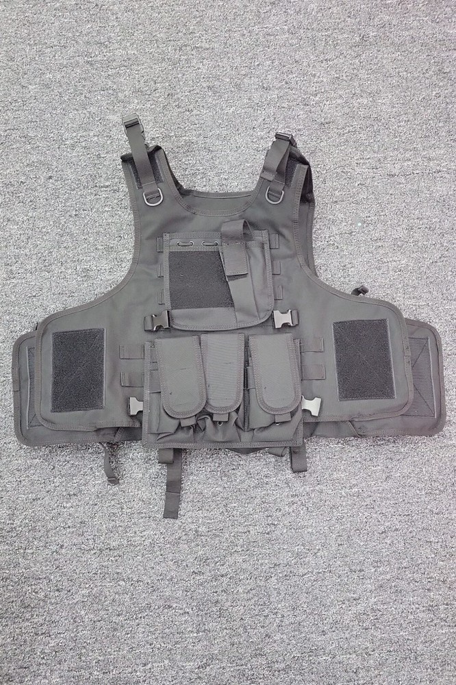 *Tactical Airsoft Vest