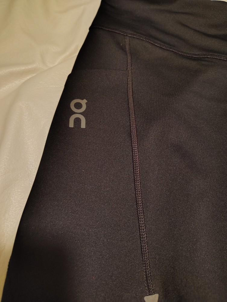On Cloud Performance Tights 7/8 - Women's Medium
