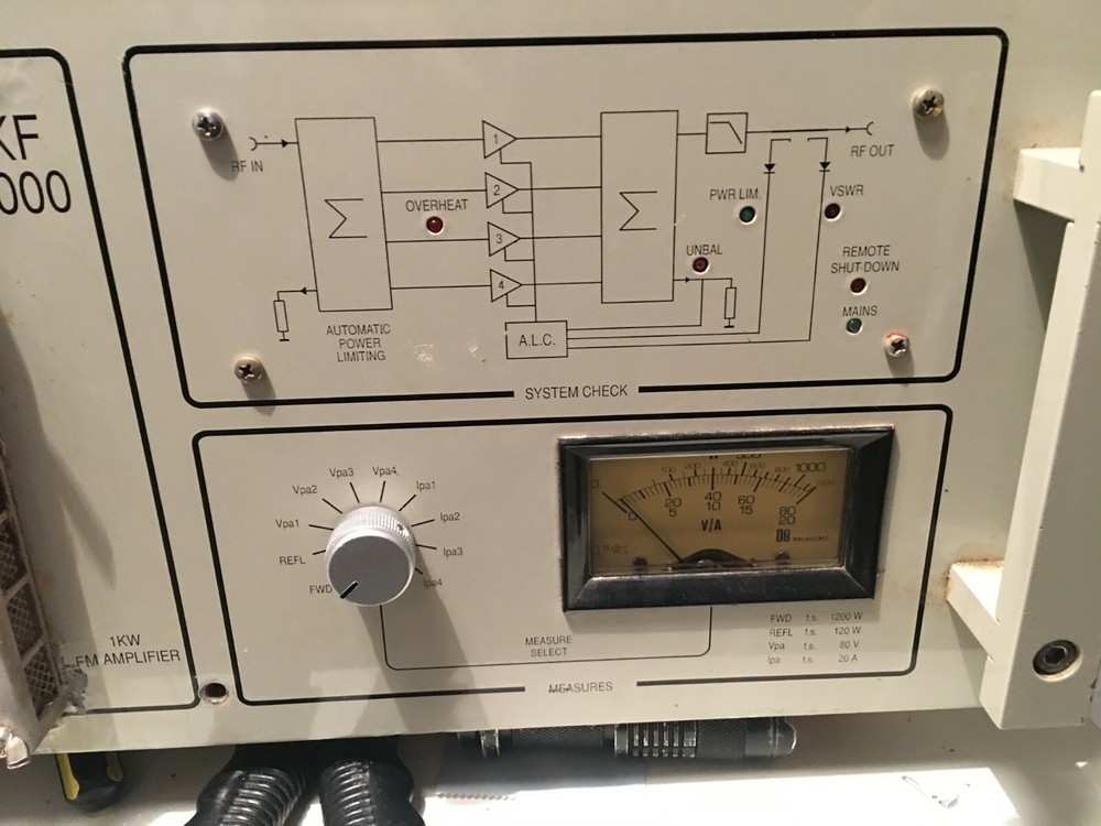 Broadcast Professional FM 1000 Watt - 88-108 Mhz - FM Transmitter DB OUT 1000w