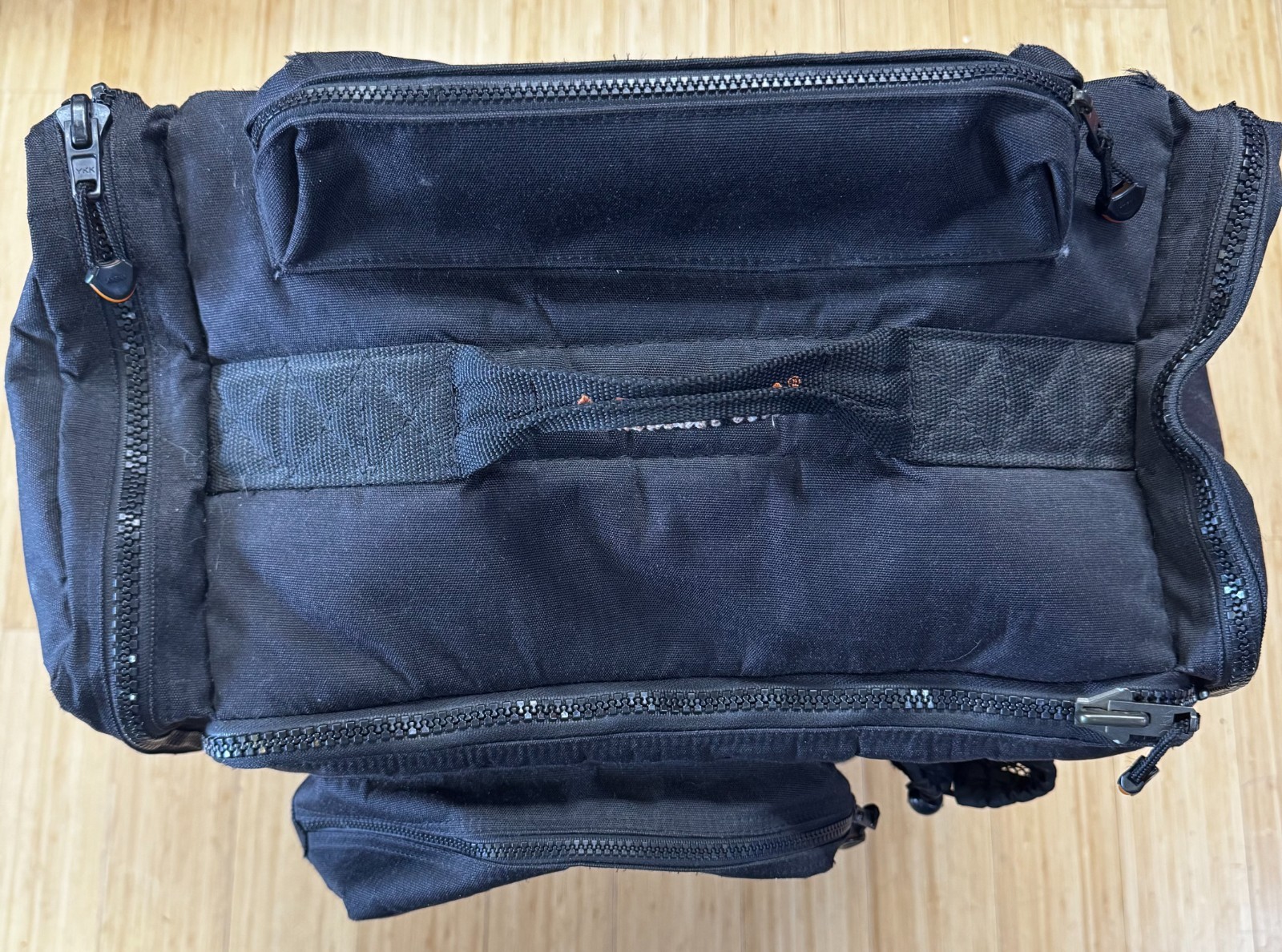 Akona Adventure Dive Roller Bag
