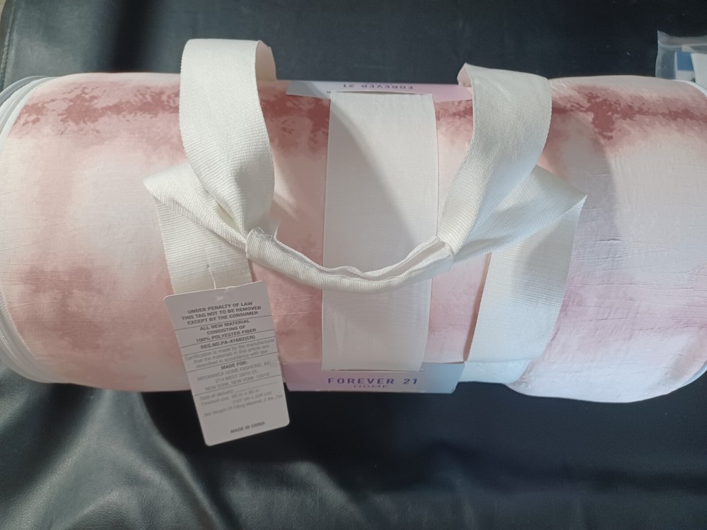 Forever 21 Home Comforter Set Twin Pink
