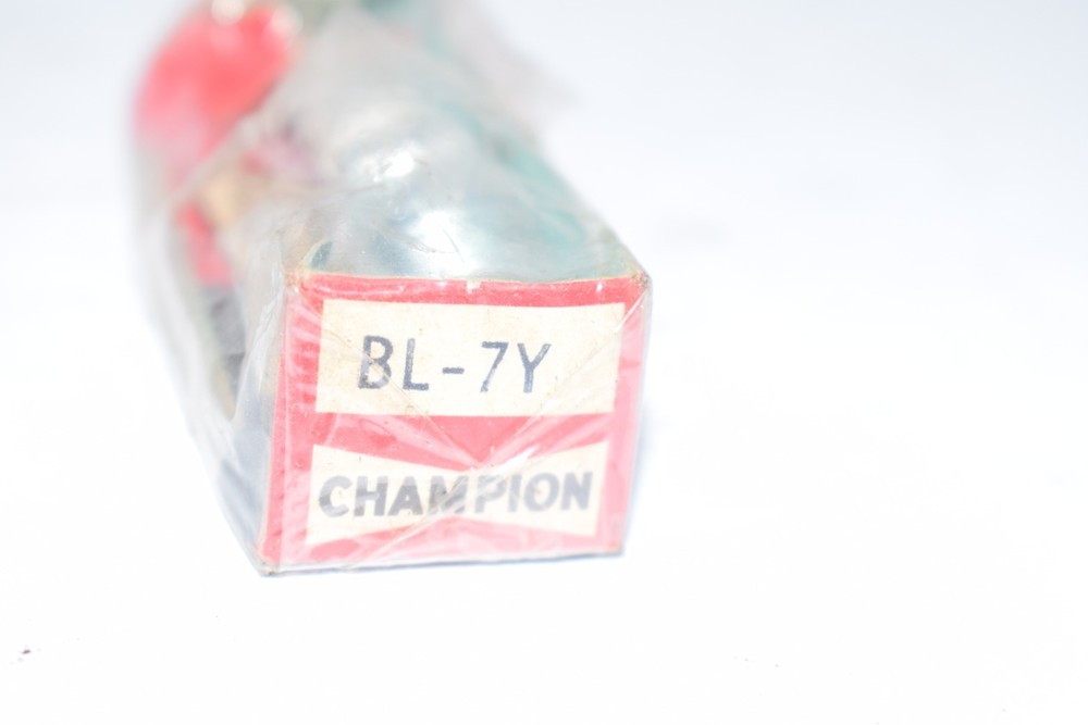 NEW Champion BL-7Y Spark Plug
