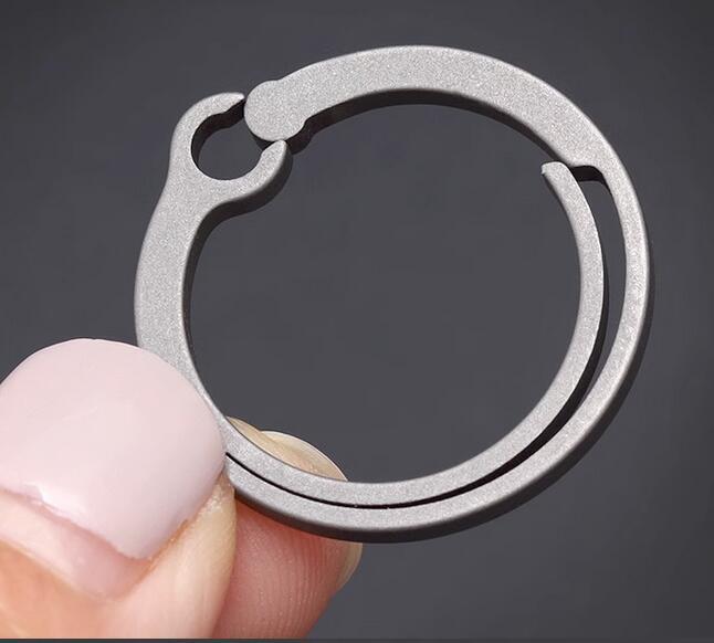 1 PC Small Portable Titanium Alloy Key Ring Buckle Openable Car Key ring