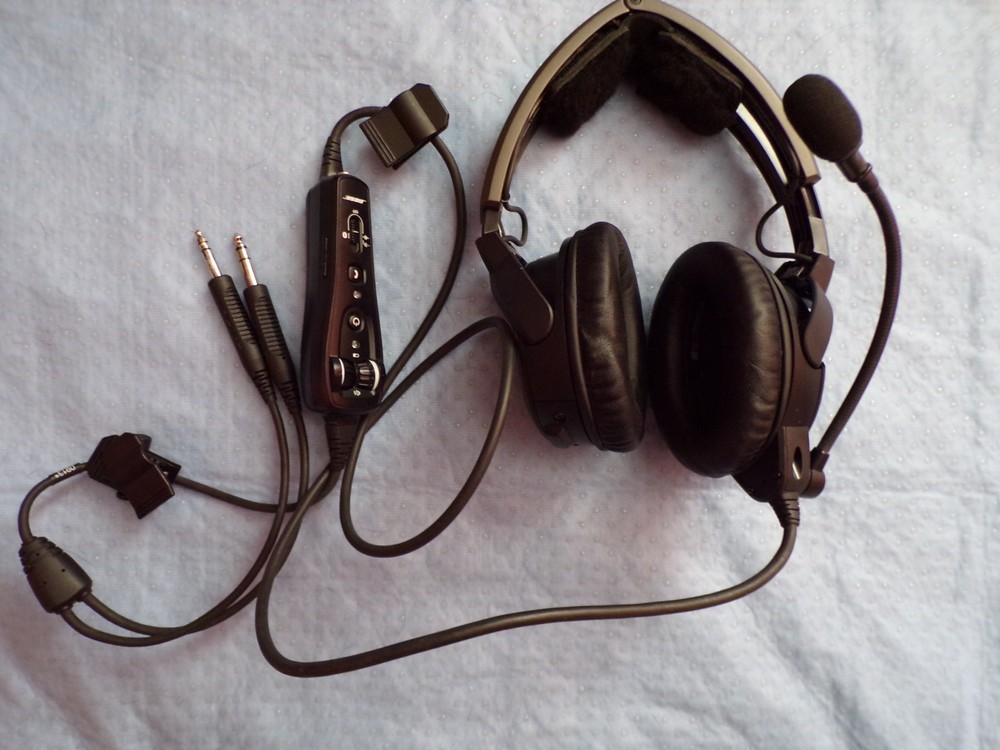 Bose A20 Aviation Headset with Bluetooth GA Dual Plug Cable - Black