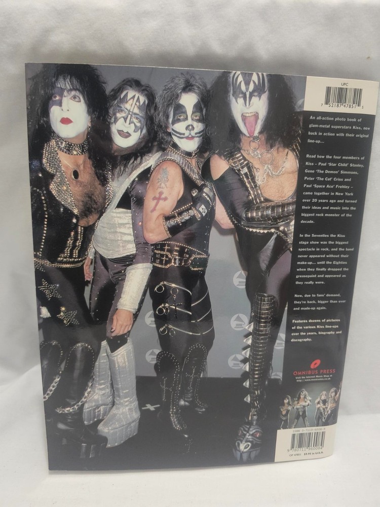 Kiss Live! - Magazine - Great Pictures Omnibus Press - Excellent Condition 1996