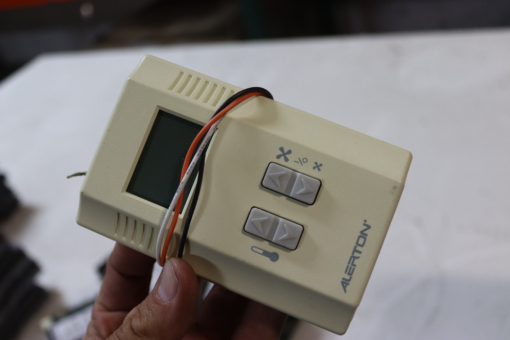 Alerton PM7147  Microset   BACtalk Wall Sensor Thermostat