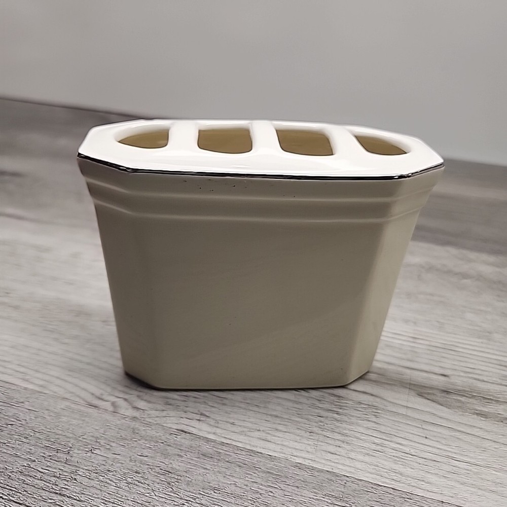 Echo Toothbrush Holder Beige w/gold Stripe