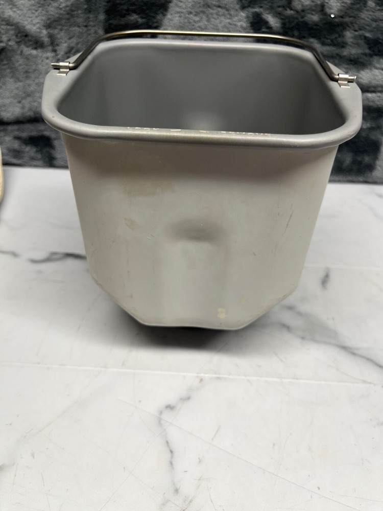 Breadman Countertop Bread Machine Pan For Model TR510 OEM Replacement Part EUC