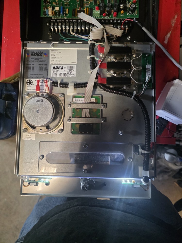1835 080 W/ USED 1835 010 CONTROL BOARD w MEMORY CHIP.