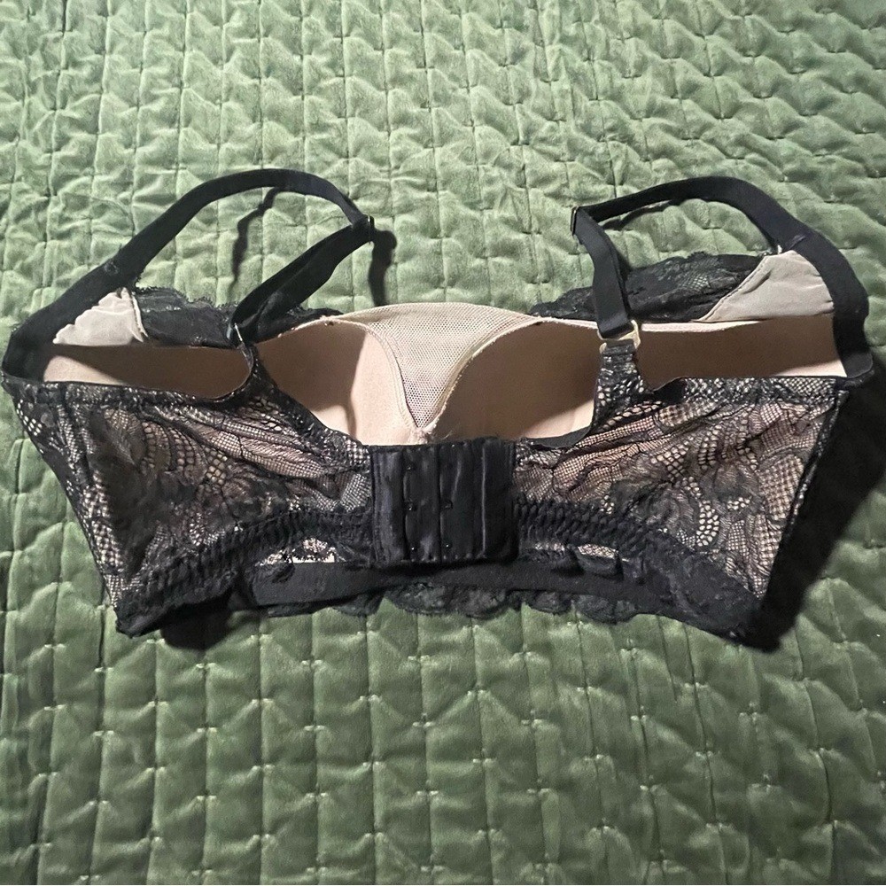 Natori wireless black lace bra size 32DDD