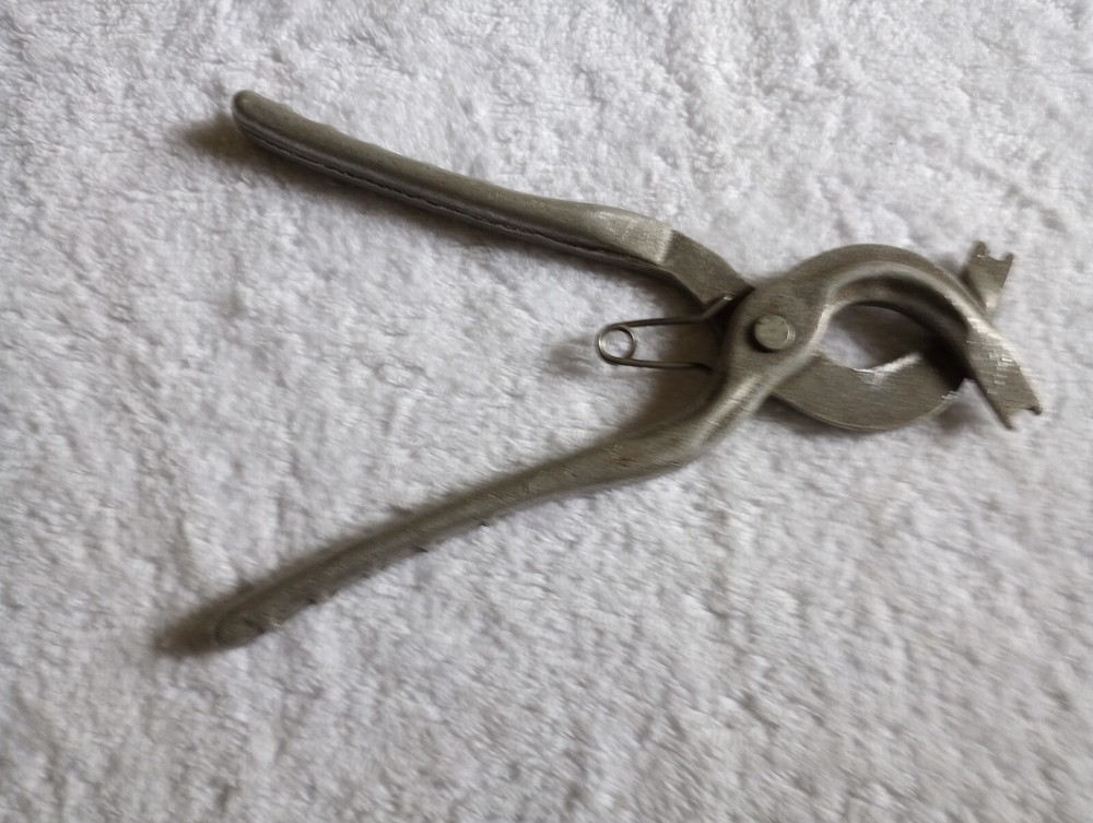 Vintage Aluminum Spring Clamp Tool