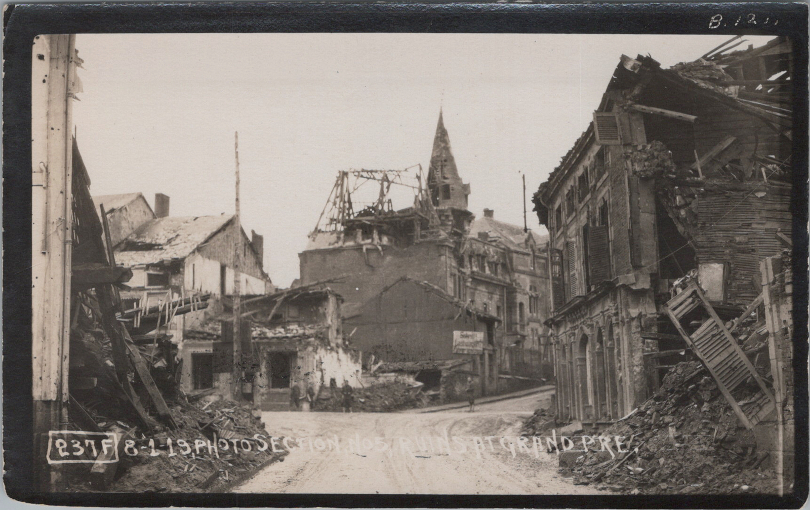 WW1 1918 Destruction of buildings in Grand Pre with rubble Original Photo