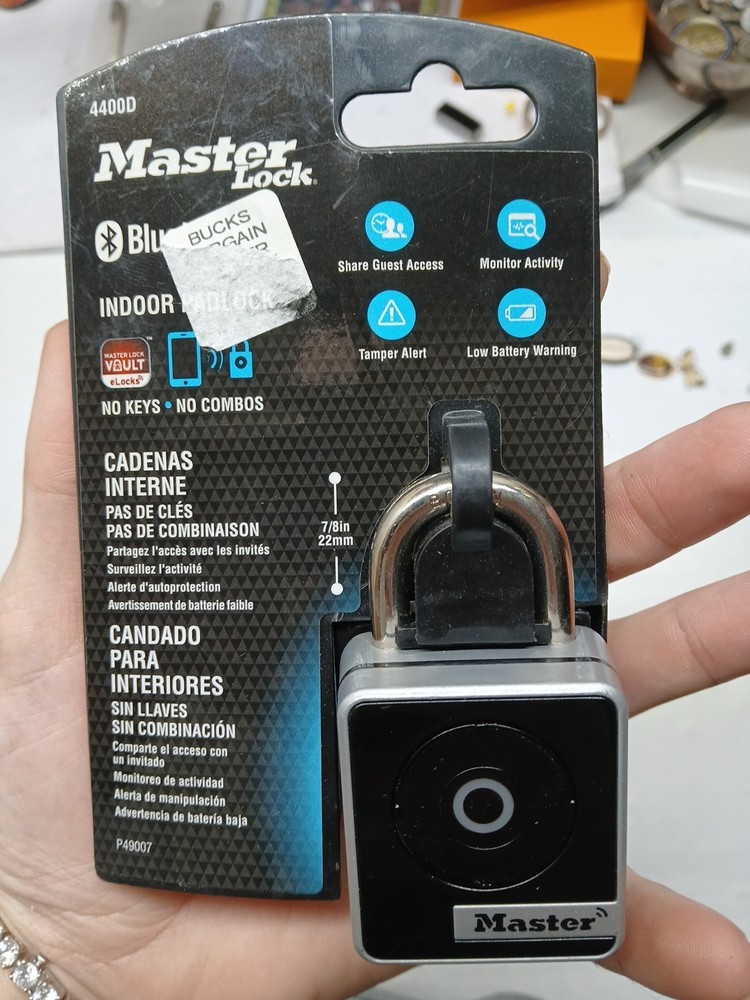 Master Lock 4400D Internal Open Shackle Bluetooth Smart Access App Padlock New